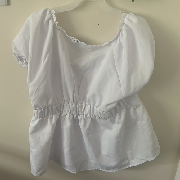 White blouse - Picture 3 of 3